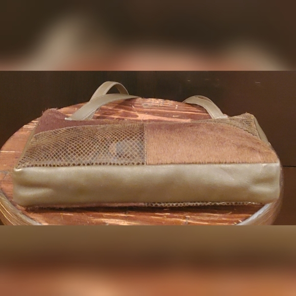 Yancci Olive Embossed Leather and Fur Bermuda Bag - Picture 6 of 8